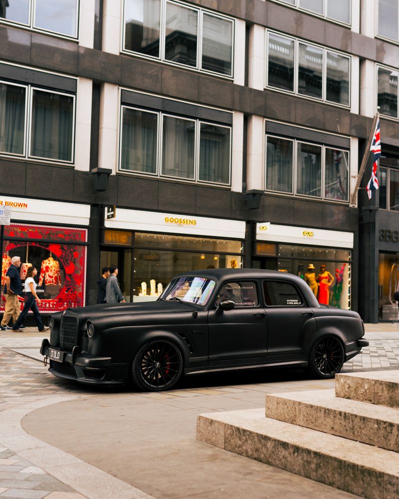 MAYFAIR — 25