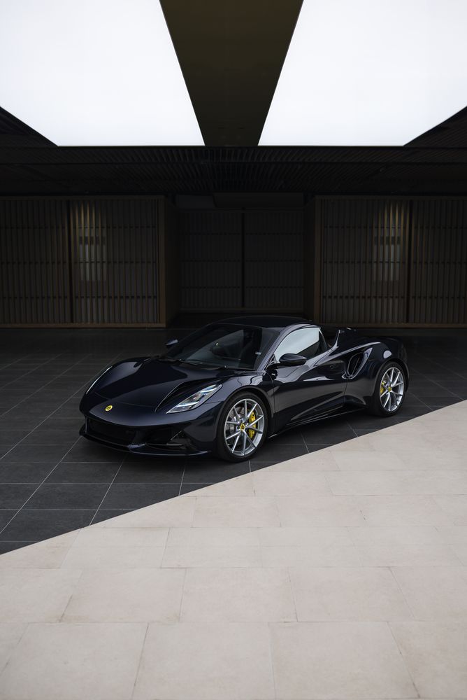 LOTUS Emira — 01