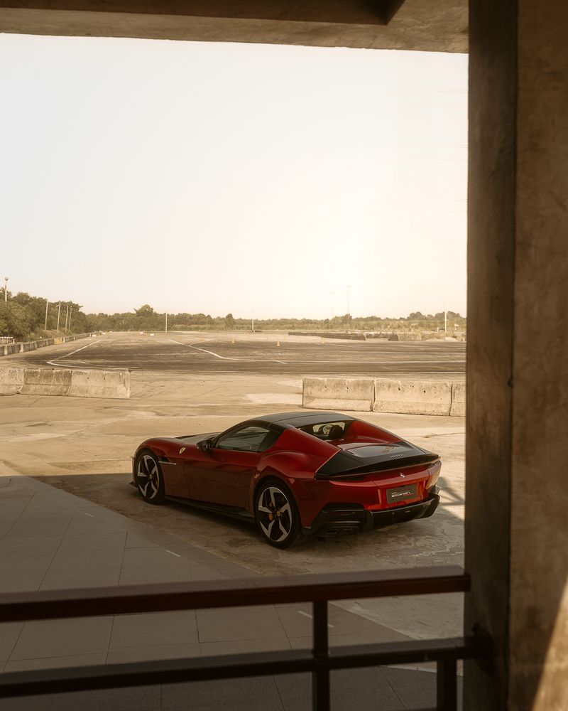 ferrari 12cilindri — 01