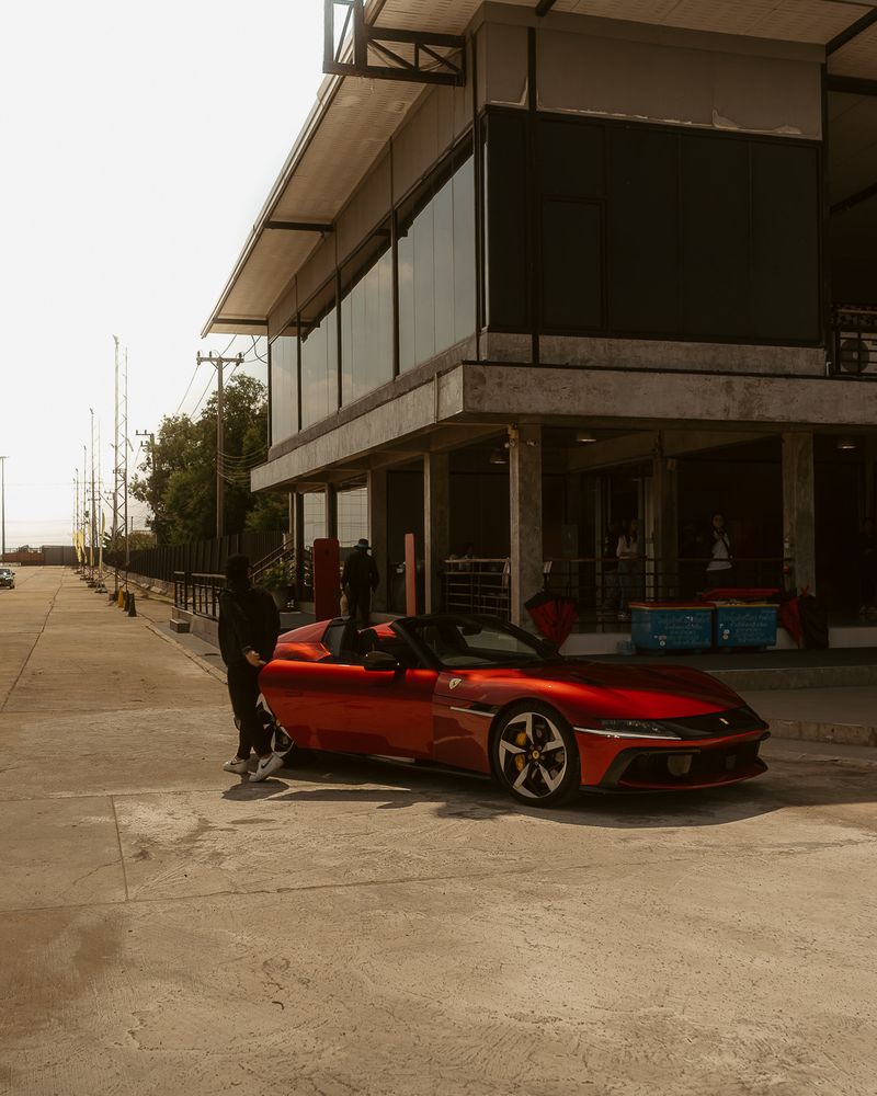 ferrari 12cilindri — 04