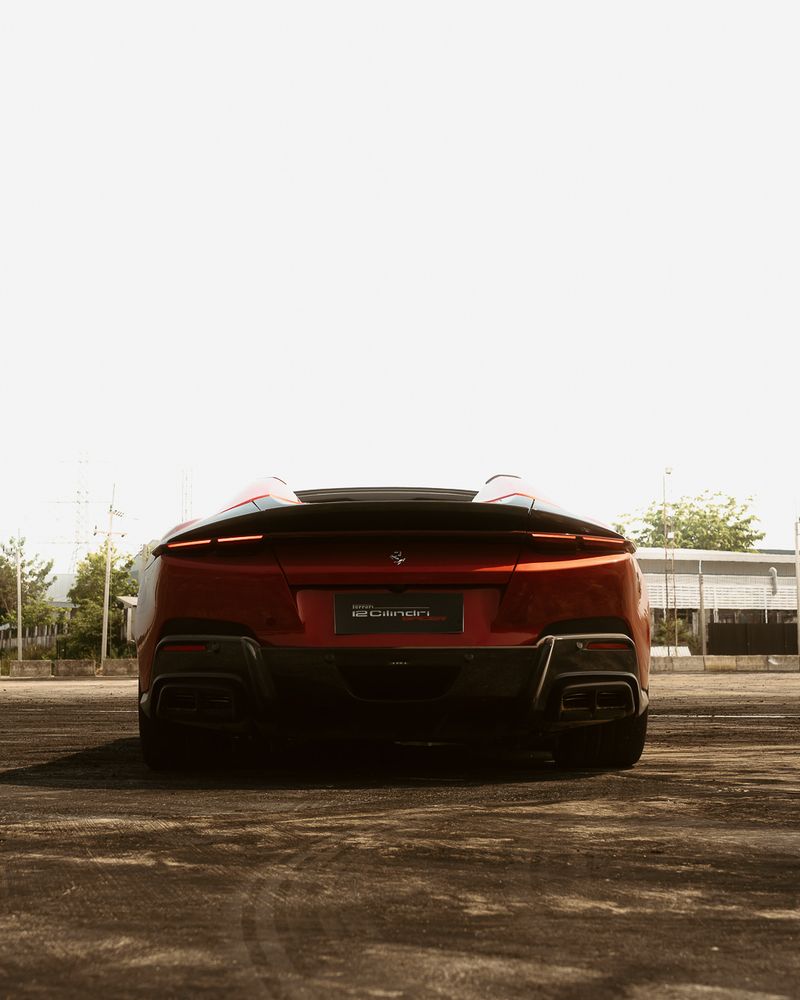 ferrari 12cilindri — 12