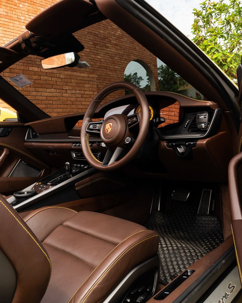 Porsche 911 Carrera S — 13