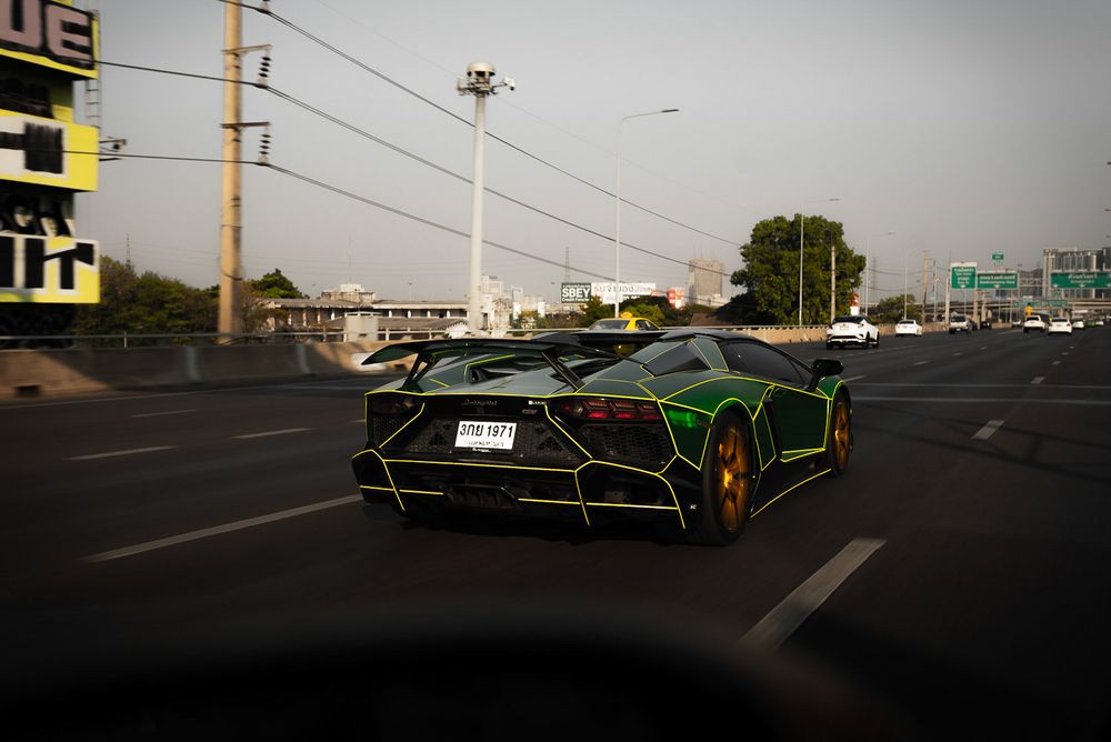 Lamborghini Aventador — 10