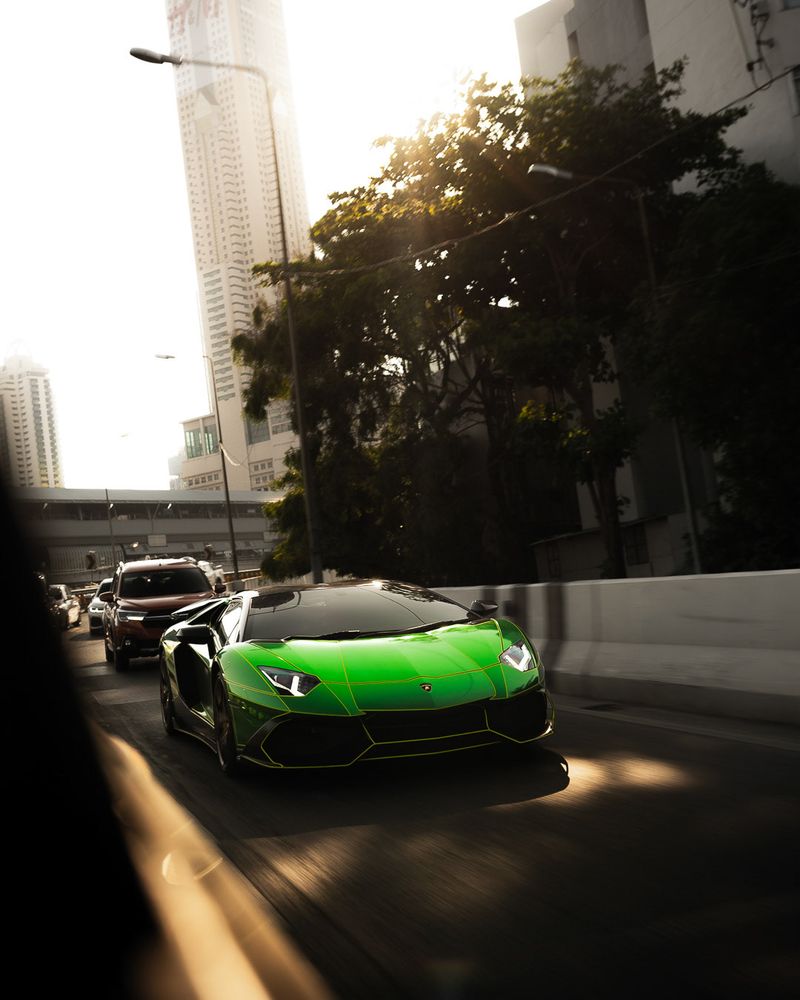 Lamborghini Aventador — 12