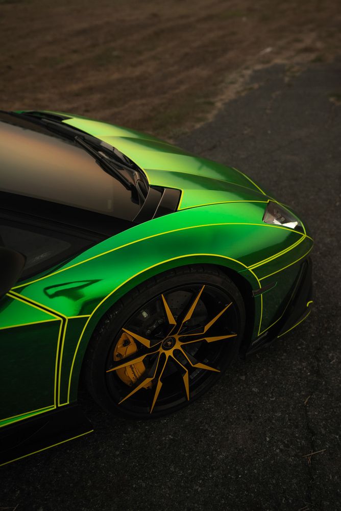 Lamborghini Aventador — 16